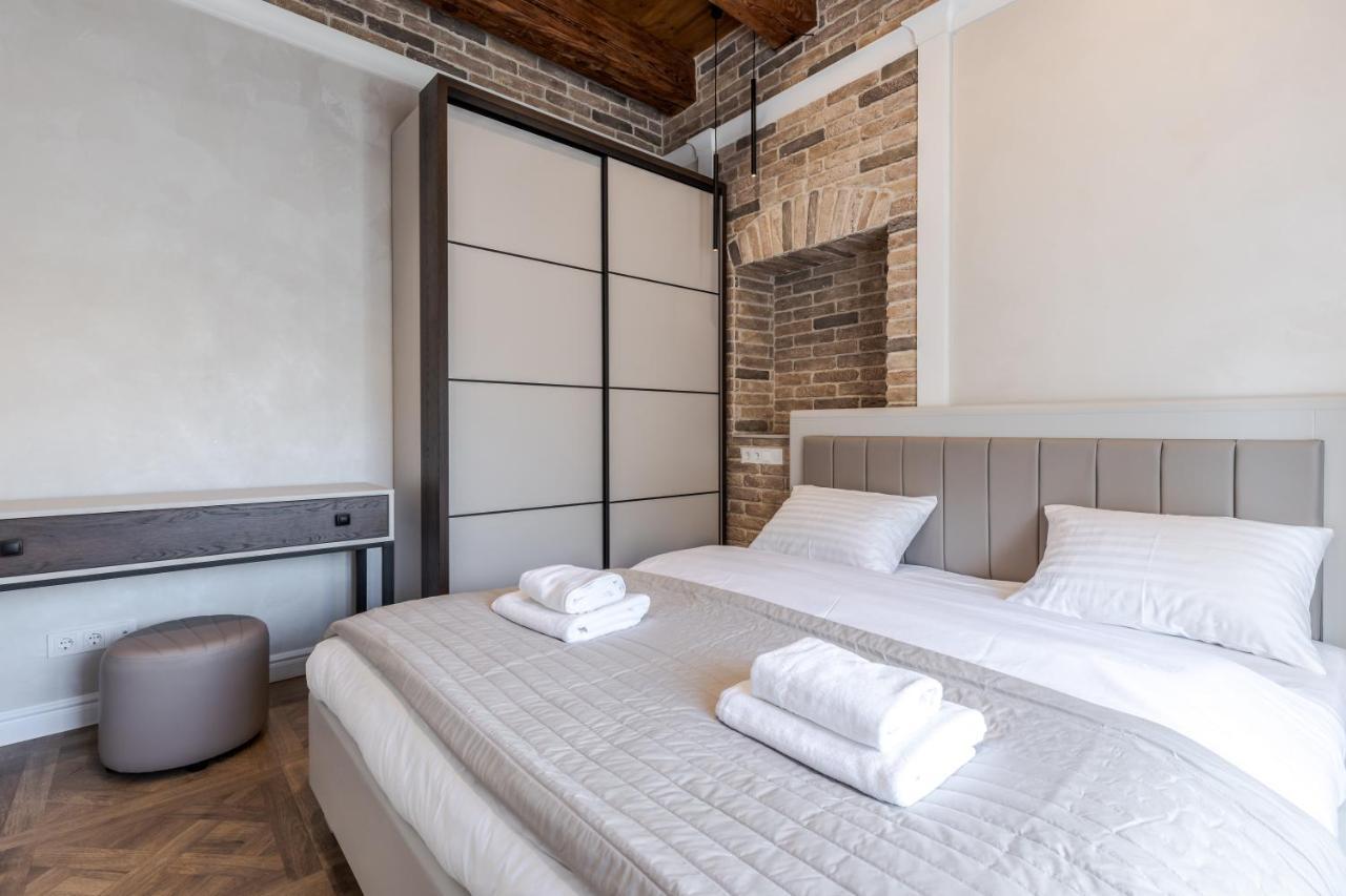 View On Rynok Square Apartments Lemberg Exterior foto